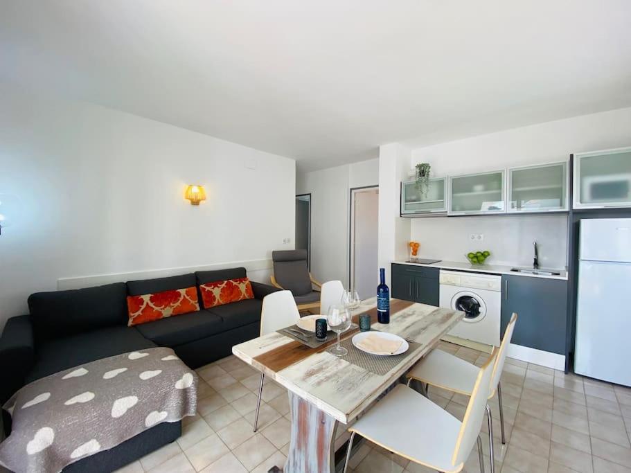 Apartamentos Aquarium Roses Exteriér fotografie